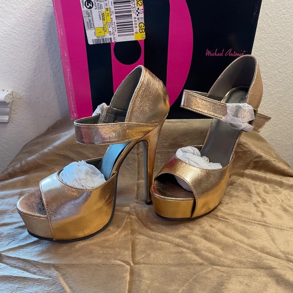 Michael Antonio Thom Gold Heels - Picture 2 of 3